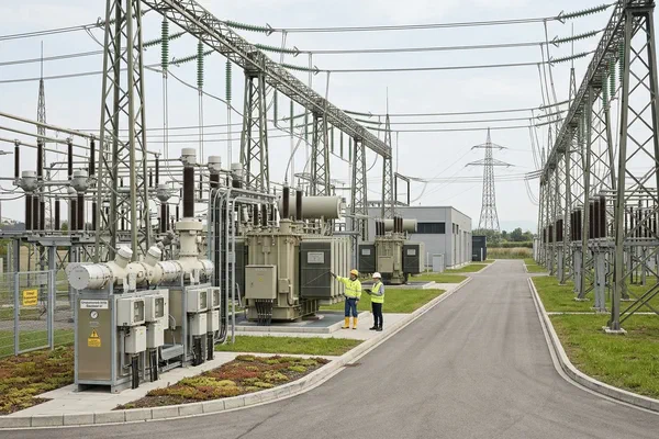 Umspannwerk als Bild für Infrastruktur, Versorgungssicherheit und Standortfrage | Demain